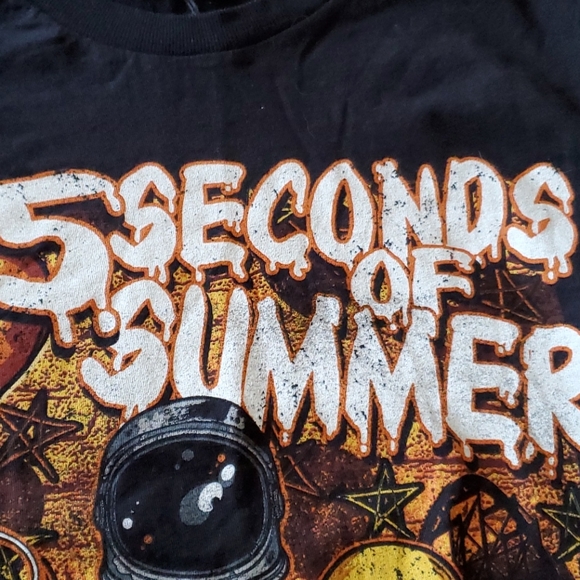 5 SECONDS of SUMMER Graphic "Astronaut Kid" Band - Picture 8 of 14